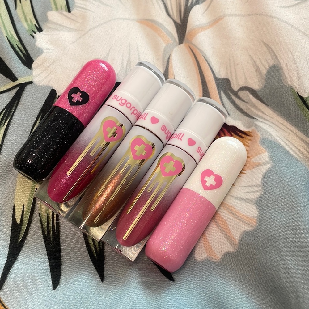 Sugarpill lip gloss and lipstick bundle ✨